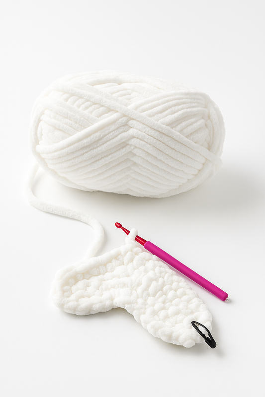 Super Bulky Chenille Yarn in White | Blanket Yarn (8mm, 200g／50m Hank)